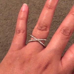 Silver cross cross fashion ring